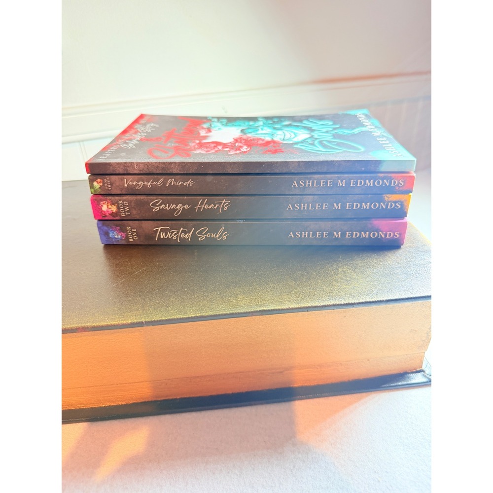Ashlee M Edmonds Reapers of Havoc MC Series 4 BookSet Twisted SoulsSavage Hearts - Picture 2 of 5